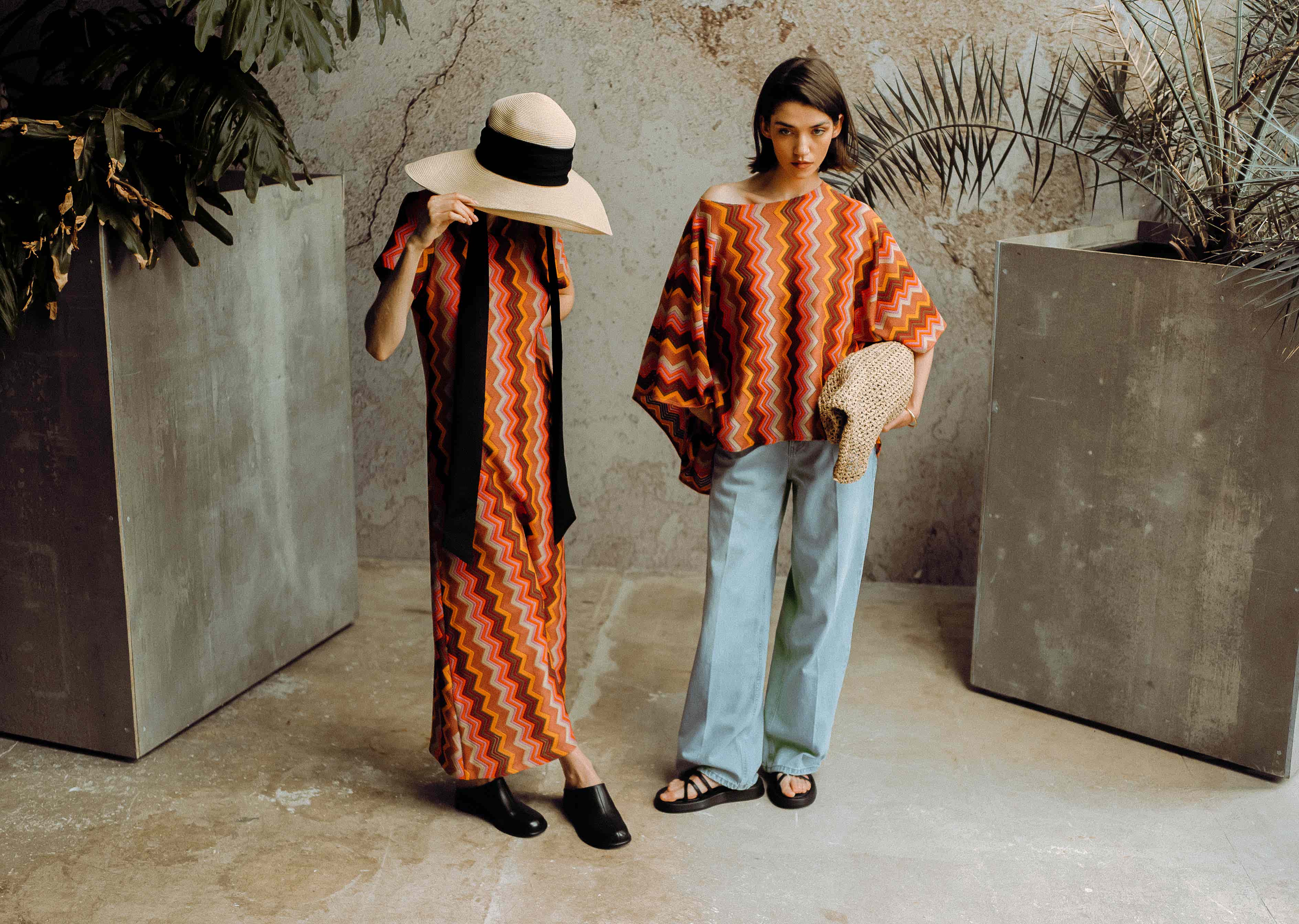 Девушка в зеленом костюме