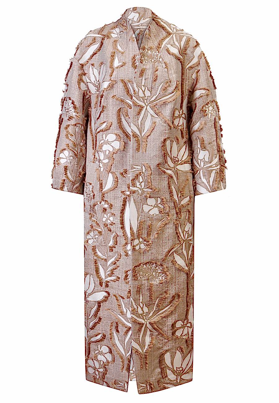 Пальто бежевое с цветами