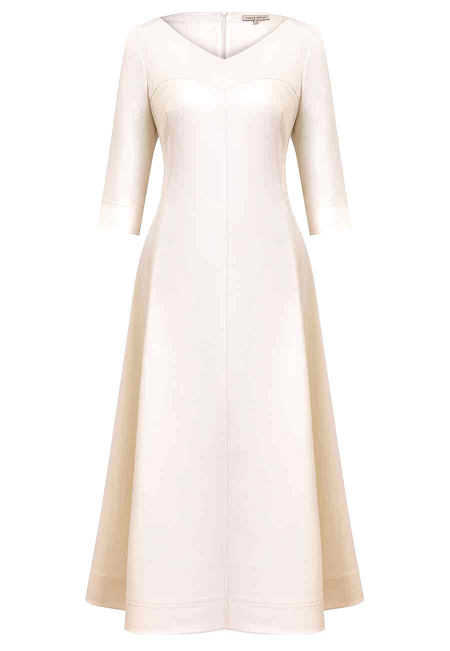 Платье полуприлегающее молочное