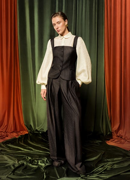 Образ Брюки широкие серая полоска